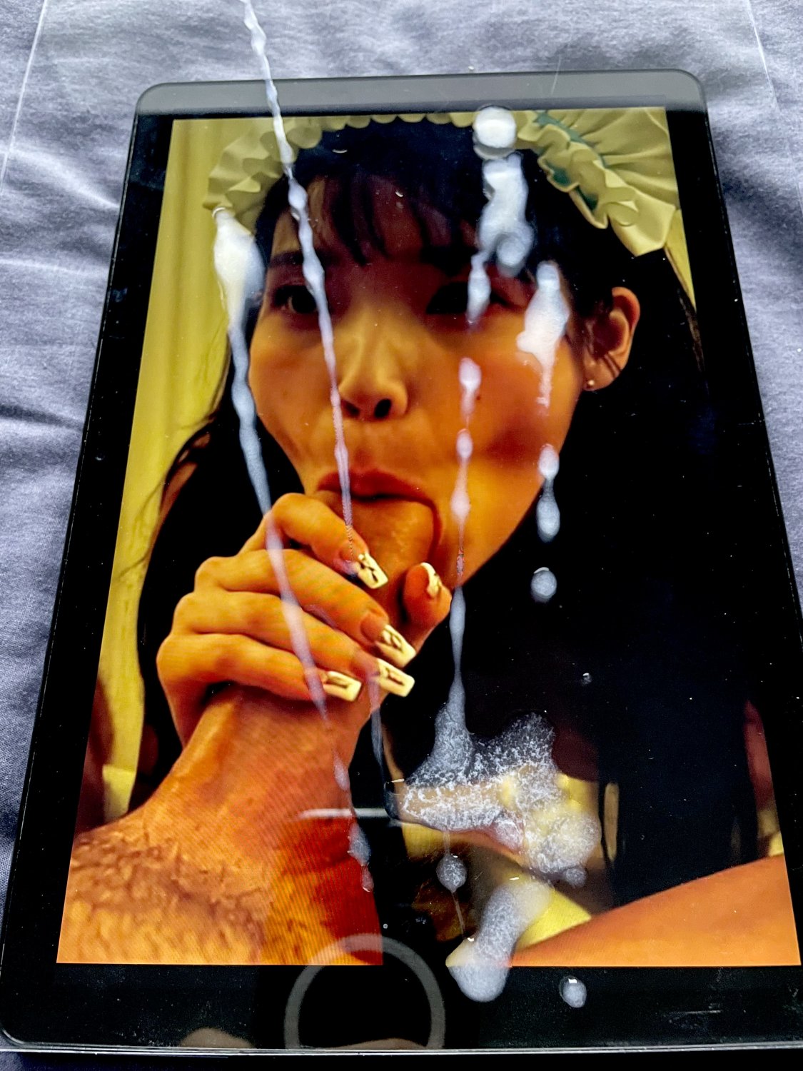 8b6FzmkB IU Kpop Cum Tribute 05.jpg